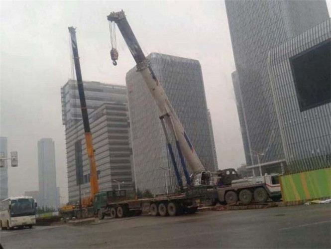 高密市“自动找平”—— 吊车的 “平地神器” 技术