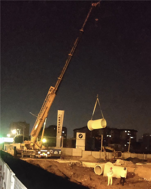 高密市“弯臂矫正”—— 吊车的 “形变补偿” 技术